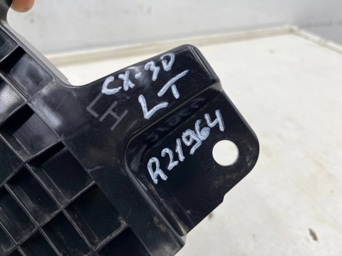 Ślizg Mazda CX-30 CX30 2019r.- lewe tylne mocowanie zderzaka wspornik błotnika lewy tył dgh951u40