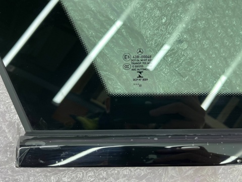 Szyba boczna Mercedes w213 KOMBI AMG E-klasa 16-23r. NOWA lewa tylna karoseryjna ANTENA jasna CZARNA RAMKA lewy tył oryginalna