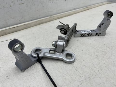 Zawias drzwi Volvo XC40 17r.- zawiasy prawych tylnych drzwi prawy tył góra dół komplet 31457096 31457100