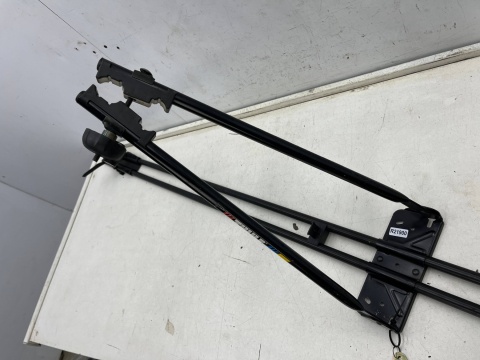 Bagażnik rowerowy Thule na relingi dachowe uchwyt mocowanie roweru Dwa kluczyki Thule 1050-51