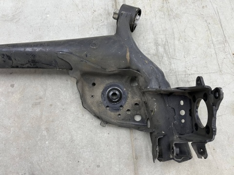 Belka zawieszenia Mazda 3 IV BP 2019r.- tylna oś wózek ORYGINAL