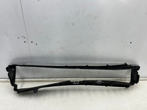 Osłona chłodnicy Porsche Panamera II 971 16-20r. kierownica powietrza żaluzji pasa przedniego ramka wlot atrapy 971121710g