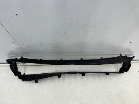 Osłona chłodnicy Porsche Panamera II 971 16-20r. kierownica powietrza żaluzji pasa przedniego ramka wlot atrapy 971121710g