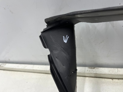 Osłona chłodnicy Porsche Panamera II 971 16-20r. kierownica powietrza żaluzji pasa przedniego ramka wlot atrapy 971121710g