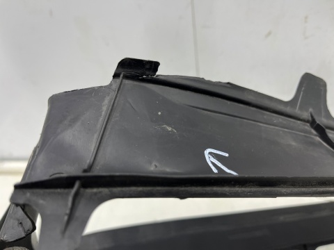 Osłona chłodnicy Porsche Panamera II 971 16-20r. kierownica powietrza żaluzji pasa przedniego ramka wlot atrapy 971121710g