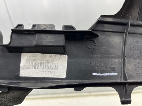 Osłona chłodnicy Porsche Panamera II 971 16-20r. kierownica powietrza żaluzji pasa przedniego ramka wlot atrapy 971121710g