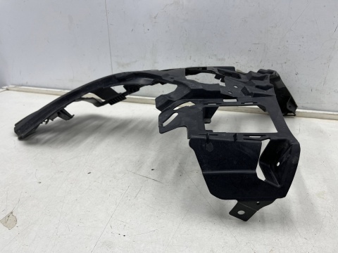 Ślizg Mercedes w206 C-klasa 21r.- NOWE lewe przednie mocowanie zderzaka wspornik uchwyt lewy przód NOWY ORYGINALNY a2068855905