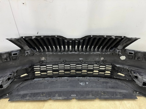 Zderzak przedni Skoda Superb III 3 15-19r. przedlift przód 3V0807221