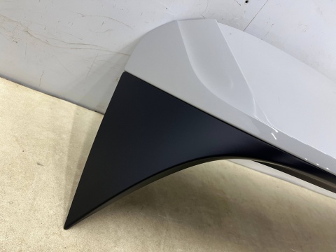 Spoiler Porsche Cayenne III 9y 17r.- kolor M9A lotka na dach klapy bagażnika 9y0827937