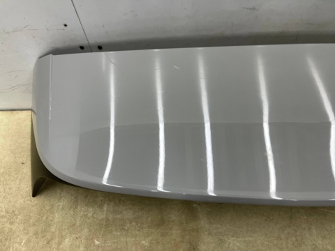 Spoiler Porsche Cayenne III 9y 17r.- kolor M9A lotka na dach klapy bagażnika 9y0827937