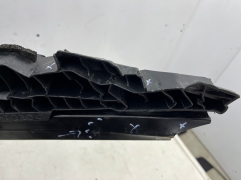 Belka zderzaka Toyota Corolla E21 XII 18r.- przednie DOLNE wzmocnienie chłodnic + absorber plastikowy 52618-02180