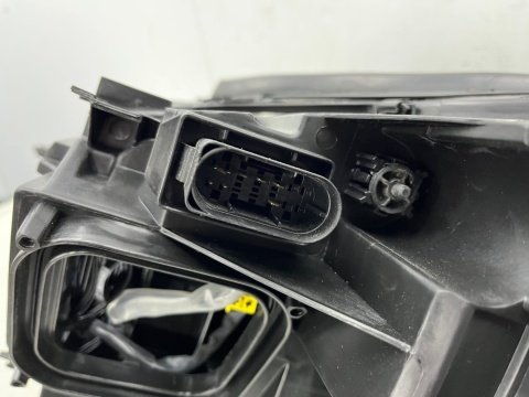 Lampa reflektor Mercedes W222 S-klasa 13-17r. PRAWA przednia LED INTELLIGENT Light System oryginalna EU prawy przód a2228201159