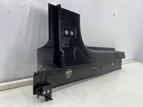 Poszycie Macan I 95b 14r.- LEWY przedni próg dolny słupek ćwiartka NOWE ORYGINALNE lewy środek