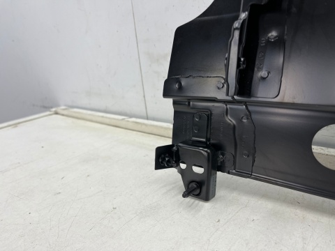 Poszycie Macan I 95b 14r.- LEWY przedni próg dolny słupek ćwiartka NOWE ORYGINALNE lewy środek