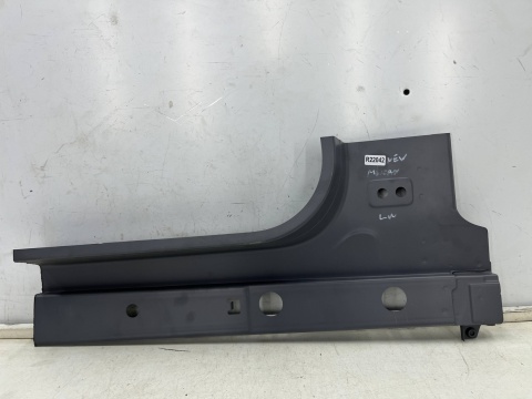 Poszycie Macan I 95b 14r.- LEWY przedni próg dolny słupek ćwiartka NOWE ORYGINALNE lewy środek