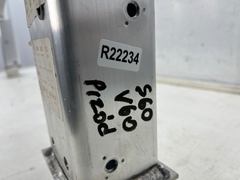 Belka zderzaka Volvo S60 III sedan V60 II kombi 18-24r. przednie dolne wzmocnienie zderzaka pasa dolna belka chłodnicy przód