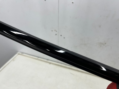 Listwa Skoda Enyaq iV 20r.- prawa tylna listwa zgarniająca uszczelka zewnętrzna szyby drzwi prawy tył