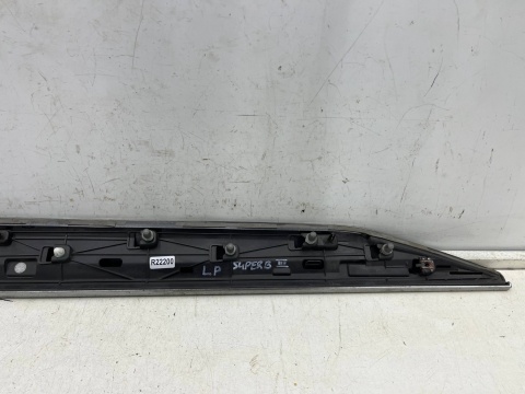 Listwa Skoda Superb 3 III sedan kombi 15-24r. lewa przednia listwa dolna drzwi lewy przód 3v0853293