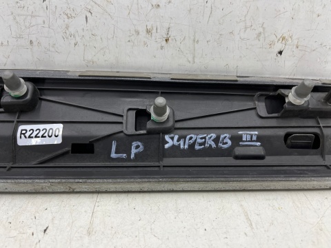 Listwa Skoda Superb 3 III sedan kombi 15-24r. lewa przednia listwa dolna drzwi lewy przód 3v0853293