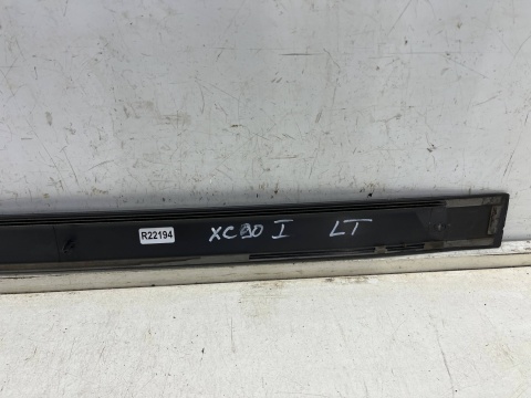 Listwa Volvo XC90 I 02-16r. LEWA tylna nakładka drzwi boczna lewy tył 09483887