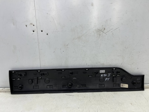 Listwa Volvo XC90 II LIFT 24r.-  PRAWA tylna dolna nakładka drzwi boczna prawy tył 3984657