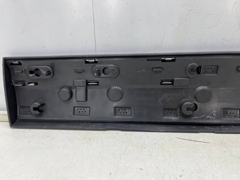 Listwa Volvo XC90 II LIFT 24r.-  PRAWA tylna dolna nakładka drzwi boczna prawy tył 3984657