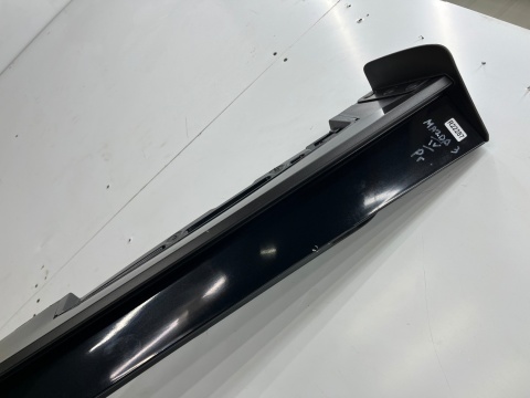 Nakładka progu Mazda 3 IV BP 19r.- prawa listwa progowa zewnętrzna prawy próg bcjh-51p41