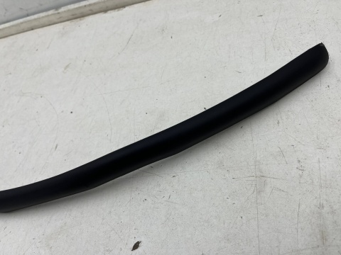 Uszczelka Porsche Cayenne II 7p 10-18r. NOWA OE lewa tylna guma drzwi uszczelnienie na błotnik lewy tylny karoseryjna wewnętrzna