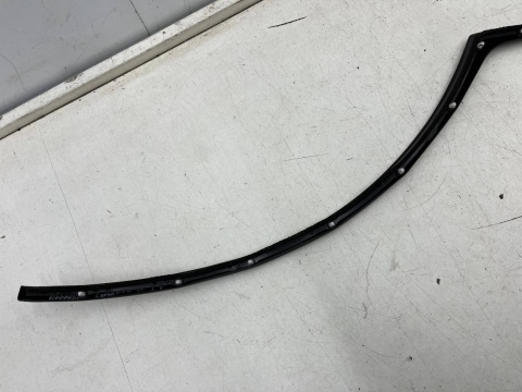 Uszczelka Porsche Cayenne II 7p 10-18r. NOWA OE lewa tylna guma drzwi uszczelnienie na błotnik lewy tylny karoseryjna wewnętrzna