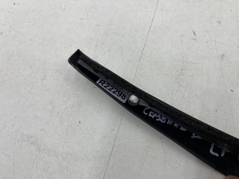 Uszczelka Porsche Cayenne II 7p 10-18r. NOWA OE lewa tylna guma drzwi uszczelnienie na błotnik lewy tylny karoseryjna wewnętrzna