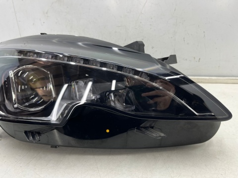 Lampa reflektor Peugeot 308 II T9 13-21r. PRAWA przednia FULL LED Europa prawy przód 9677832380