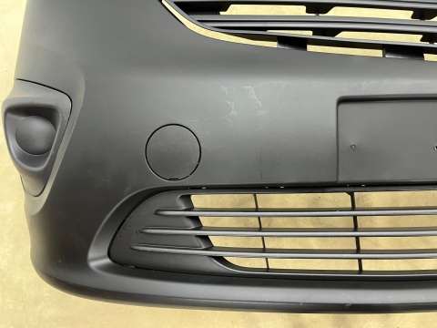 Zderzak przedni Opel Vivaro B 14-19r. przód 620228716R