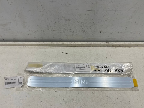 Nakładka progu Mini Cooper F55 5D Clubman F54 15-24r. NOWA lewa prawa przednia nakładka na listwe progową wewnętrzną z naklejką