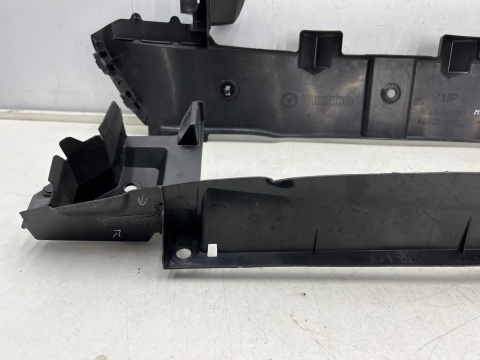 Osłona chłodnicy Mazda 3 IV BP 19r.- górna i dolna kierownica powietrza pasa przedniego wlot atrapy KPL bcka-507m1 bckc-50a21