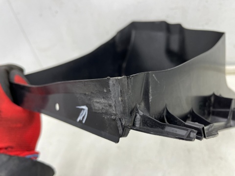 Osłona chłodnicy Panamera III 972 976 23r.- PRAWY wlot kierownica powietrza intercoolera 976121674