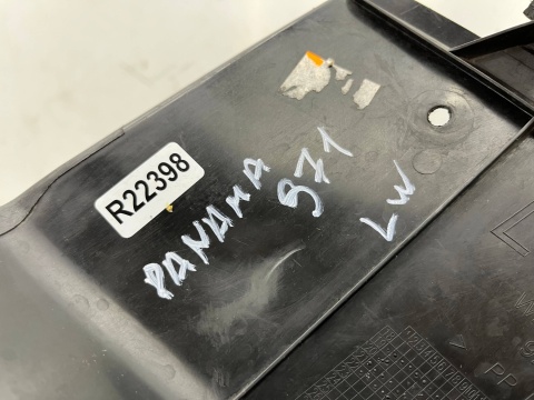 Osłona chłodnicy Porsche Panamera II 971 16-23r. lewy wlot kierownica powietrza intercoolera 971121333f