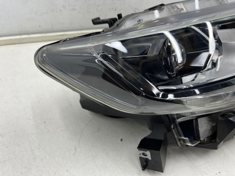 Lampa reflektor Nissan X-Trail III T32 Rogue 13-17r. Przedlift prawa przednia FULL LED Europa oryginal nieuszkodzona prawy przód