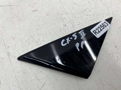 Listwa Mazda CX-5 II CX5 II KF 17r.- PRAWA przednia nakładka zęwnętrzna osłona zaślepka trójkąt drzwi bocznych prawy przód kb8a