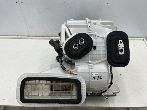 Nagrzewnica Nissan X-Trail III T32 Rogue 13-21r. obudowa chłodnicy wody parownik klimatyzacji EUROPA 272104ba6a