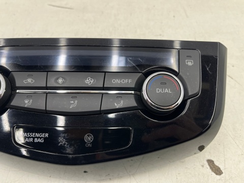 Panel klimatyzacji Nissan X-Trail III T32 Rogue Qashqai II j11 13-21r. sterowania nawiewem wentylacją climatronic 275004ea0a
