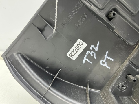 Tapicerka Nissan X-Trail III T32 Rogue 13-21r. prawy tylny boczek drzwi prawy tył