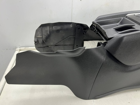 Tunel środkowy Nissan X-Trail III T32 Rogue 13-21r. podłokietnik obudowa uchwyty na kubki mieszek lewarka