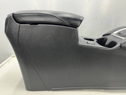 Tunel środkowy Nissan X-Trail III T32 Rogue 13-21r. podłokietnik obudowa uchwyty na kubki mieszek lewarka