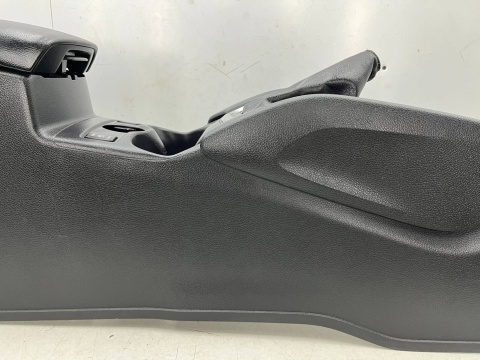 Tunel środkowy Nissan X-Trail III T32 Rogue 13-21r. podłokietnik obudowa uchwyty na kubki mieszek lewarka