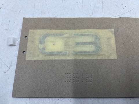 Znaczek Citroen C3 III 16-24r. NOWY napis znaczek emblemat na klapę bagażnika ORYGNALNY 9818228780