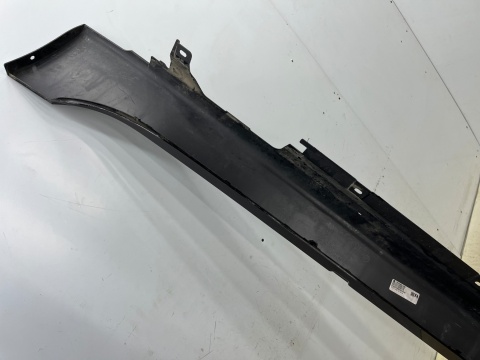 Listwa progowa BMW 2 F46 Gran Tourer 14-22r. PRAWA nakładka progu zewnętrzna prawy próg 7318852