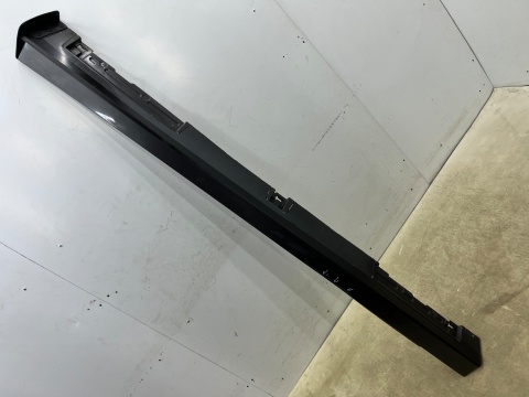 Listwa progowa Mazda 3 IV BP 18r.- lewa nakładka progu zewnętrzna lewy próg BCJH-51P51