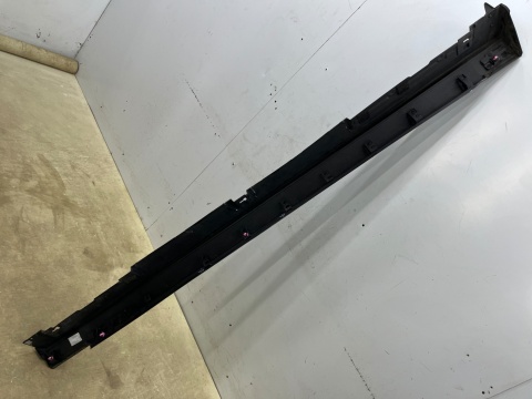 Listwa progowa Mazda 3 IV BP 18r.- lewa nakładka progu zewnętrzna lewy próg BCJH-51P51