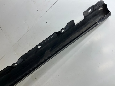 Listwa progowa Mercedes w177 AMG a-klasa 18r.- PRAWA nakładka progu zewnętrzna prawy próg a1776901801