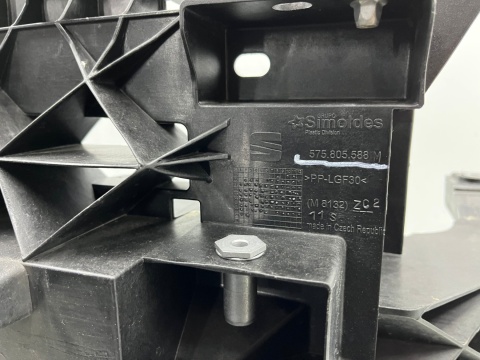 Pas przedni Seat Ateca 16r.- wzmocnienie ramka chłodnic oryginalne 575805588m